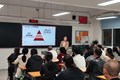凝心聚力促成长 家校共育伴青春 --初二年级家长会